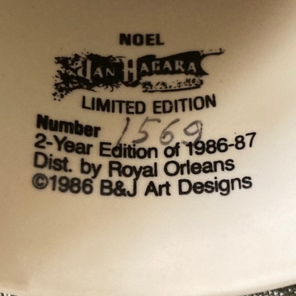Jan Hagara 1986 Limited Edition Porcelain Bell - Picture 9 of 11